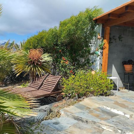Beautiful Small Bungalow, Amazing Views And Garden Famara Bagian luar foto