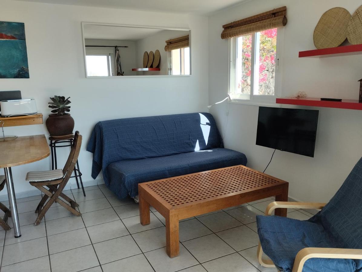 Beautiful Small Bungalow, Amazing Views And Garden Famara Bagian luar foto